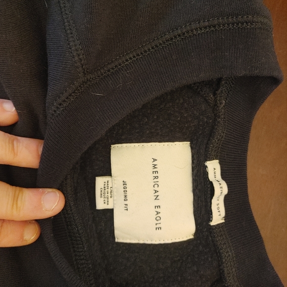 American Eagle Sweatshirt - Picture 2 of 2